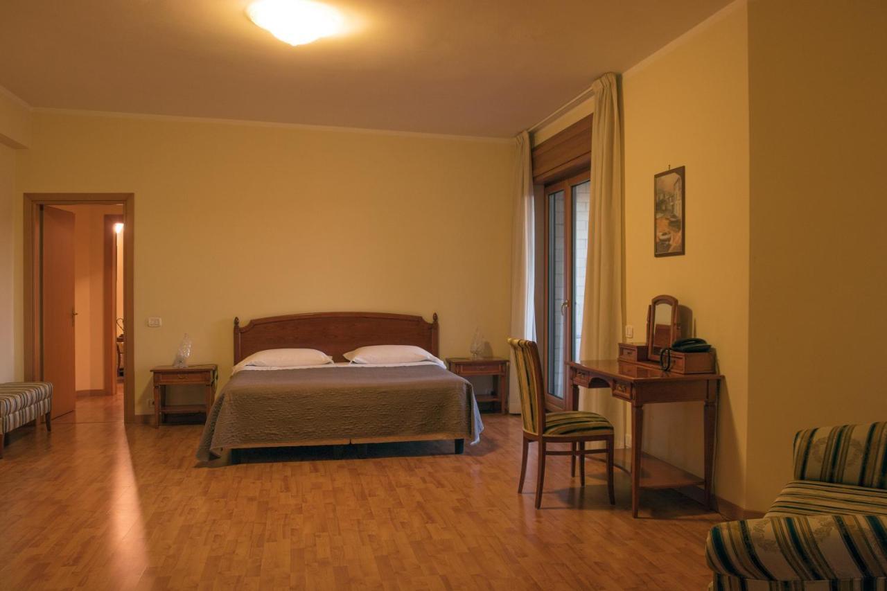 Ruggiero Park Hotel Vallo della Lucania Luaran gambar